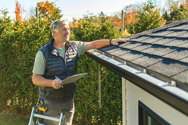 Professional Roofing technician working in Independence, MN